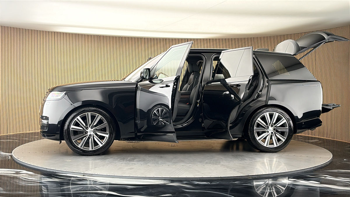 More views of Land Rover Range Rover