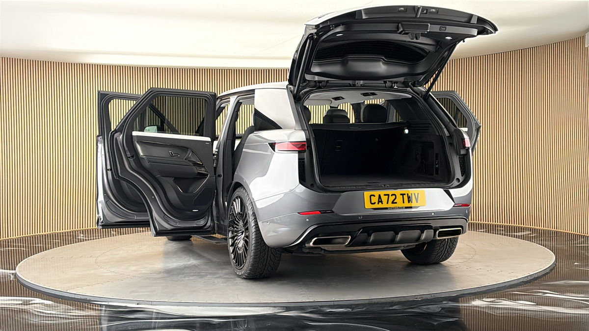 More views of Land Rover Range Rover Sport