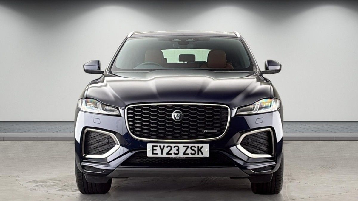 Jaguar F-PACE Image 3