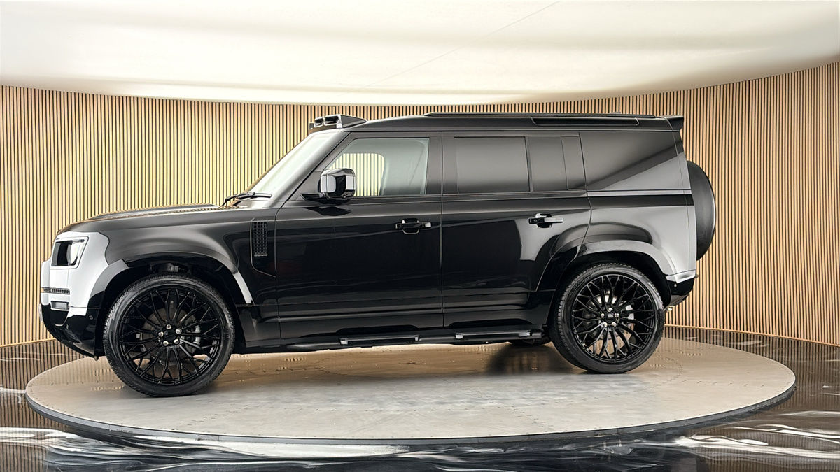 More views of Land Rover Defender 110