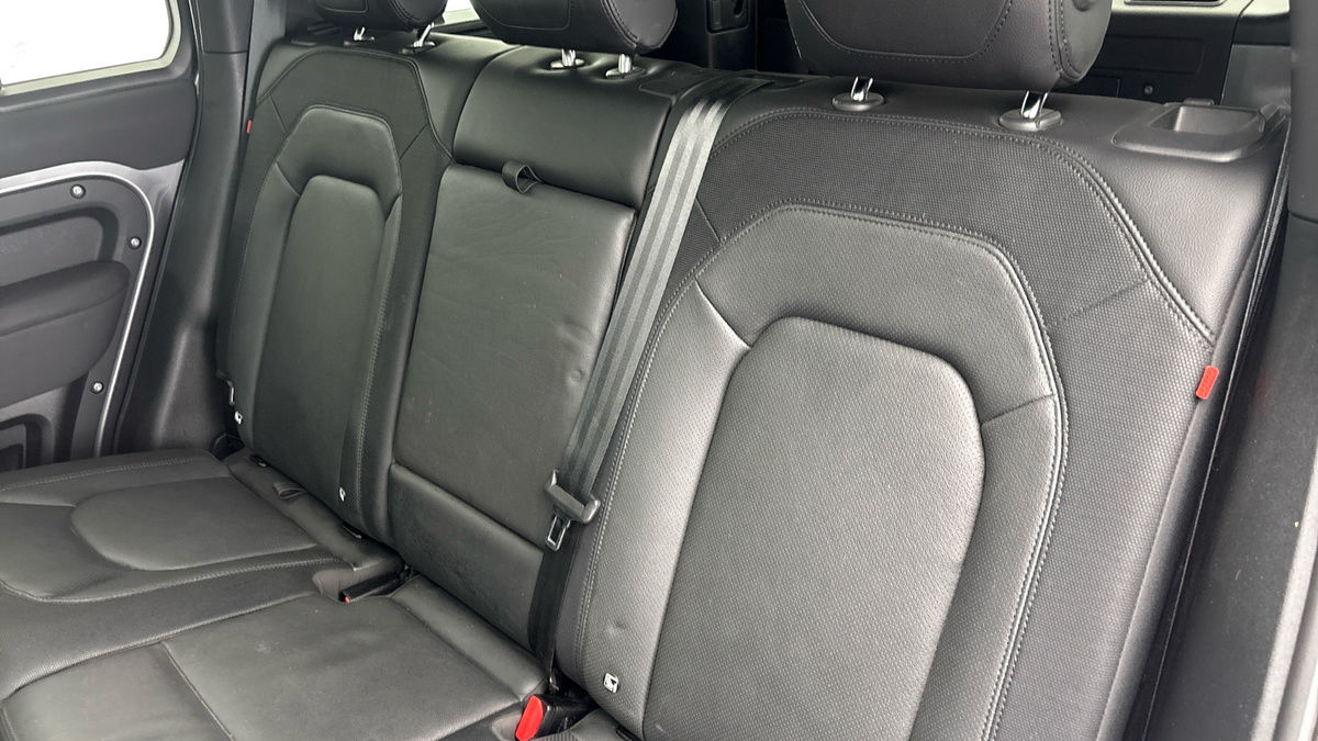 Land Rover Defender 110 Urban Image 8