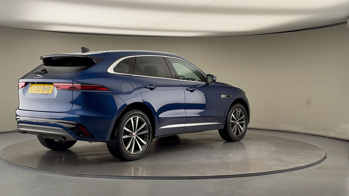 Jaguar F-PACE Image 21