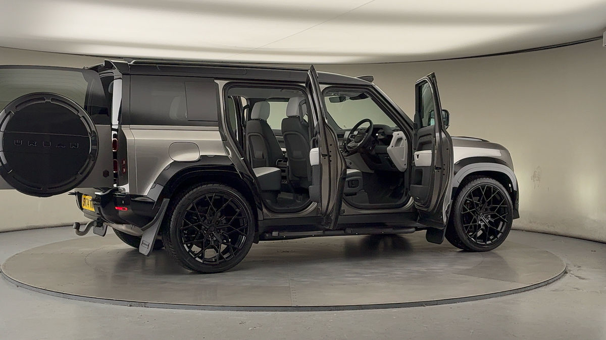 More views of Land Rover Defender 110