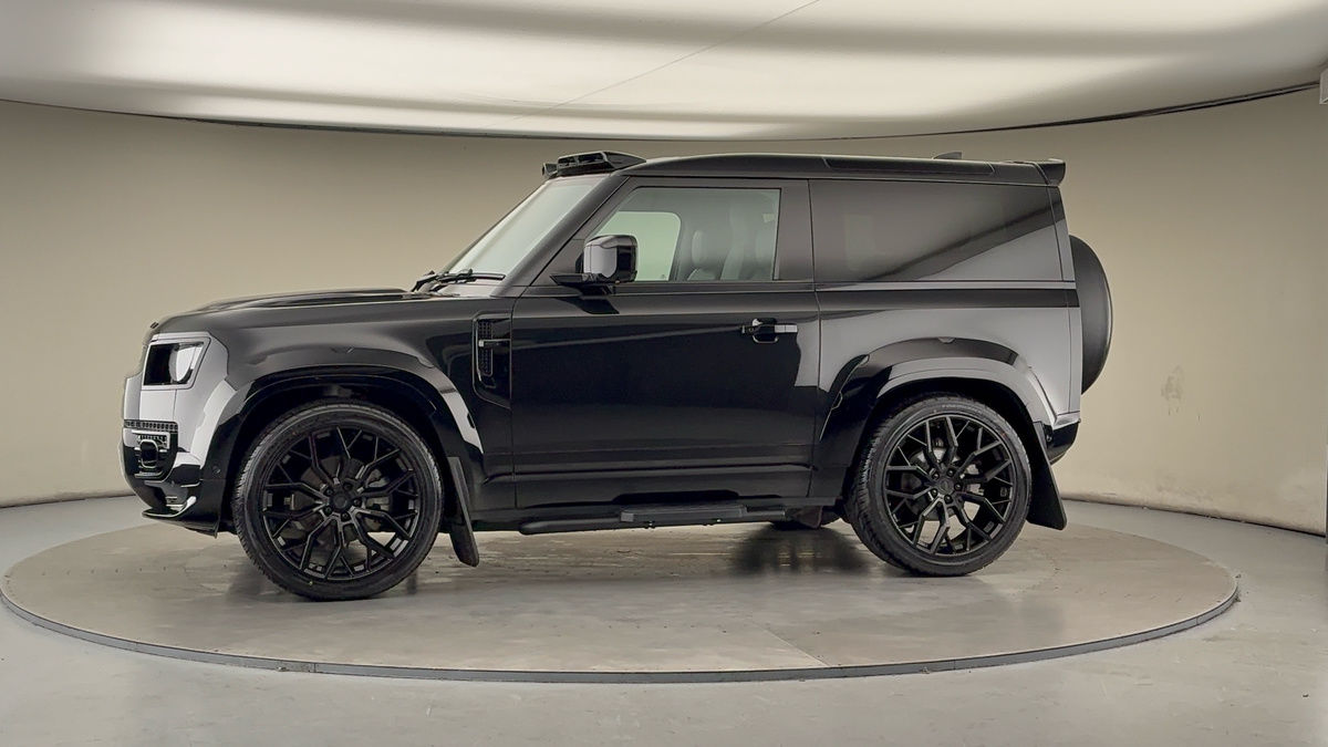 More views of Land Rover Defender 90