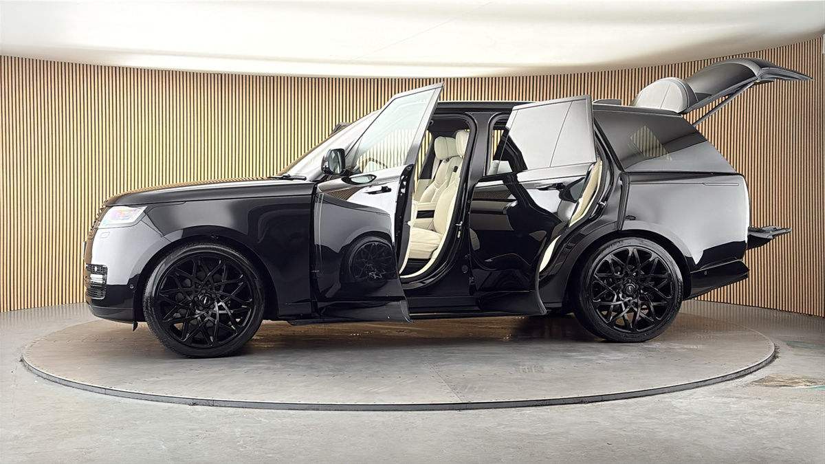 More views of Land Rover Range Rover