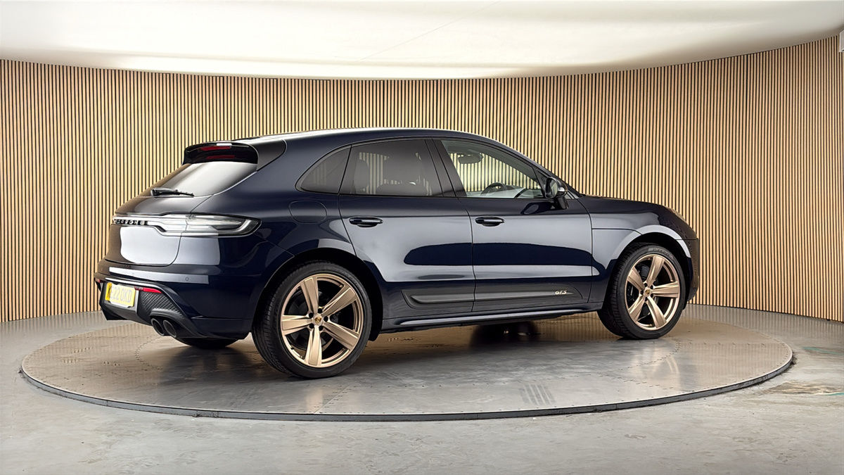 More views of Porsche Macan