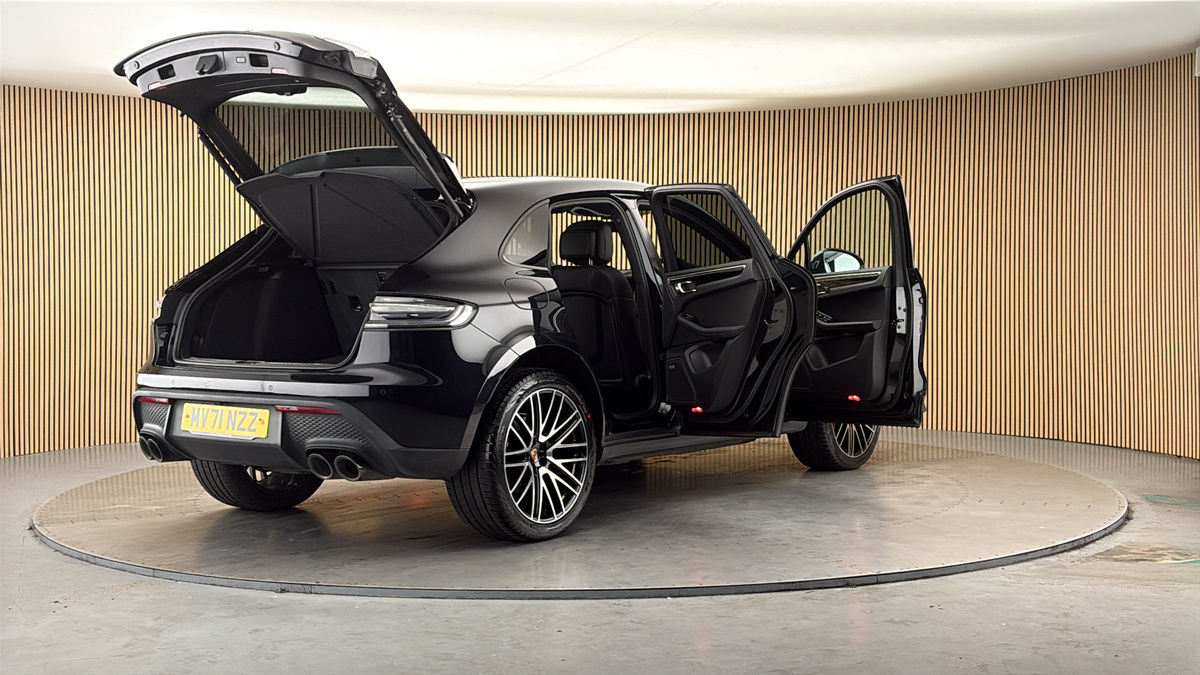 More views of Porsche Macan