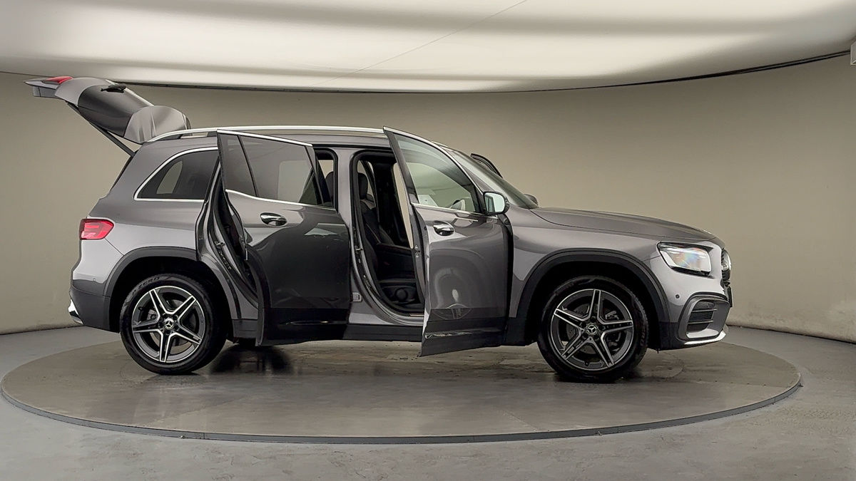 More views of Mercedes-Benz GLB