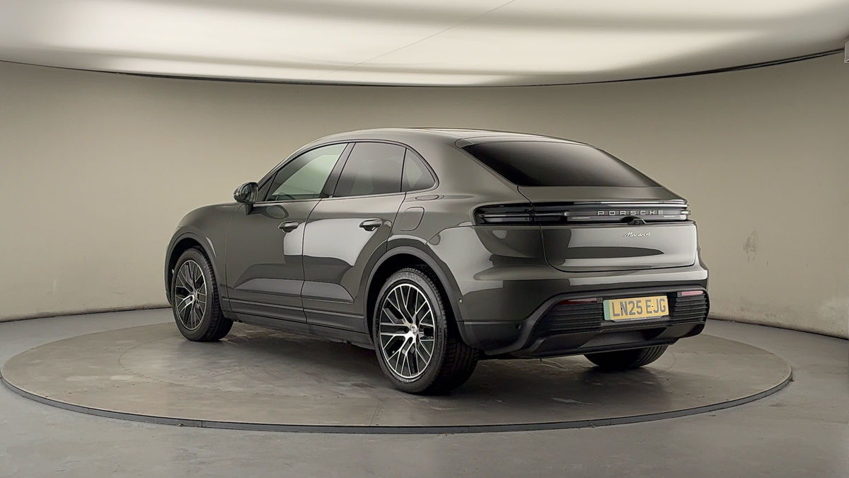 Porsche Macan Image 3