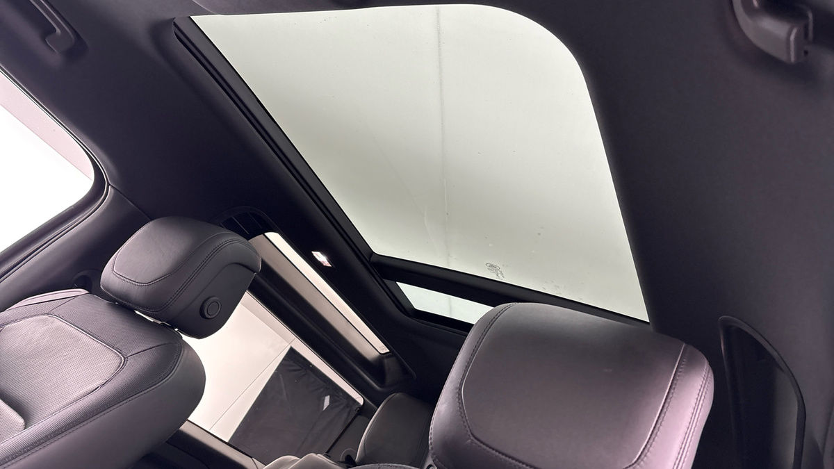 Land Rover Defender 90 Image 6