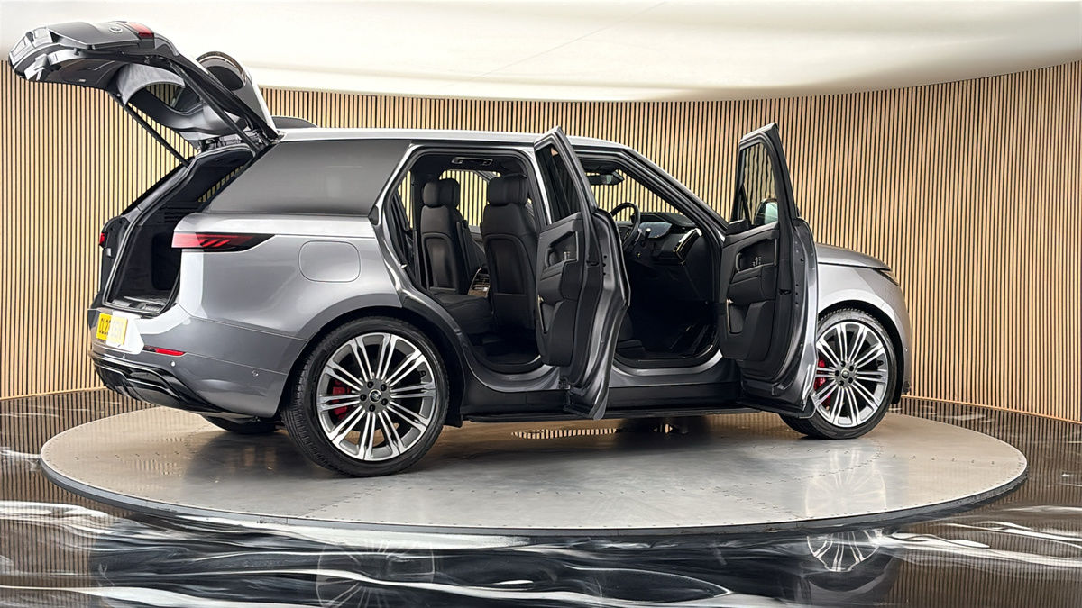 More views of Land Rover Range Rover Sport