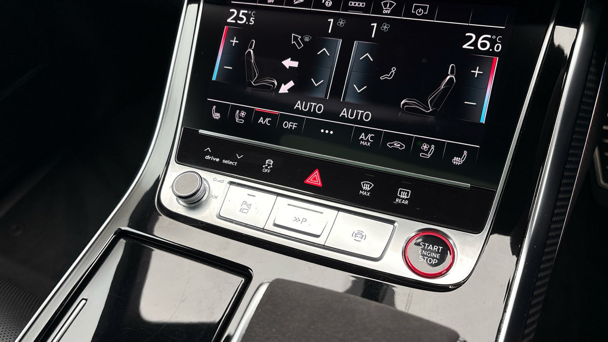Audi RSQ8 Image 29