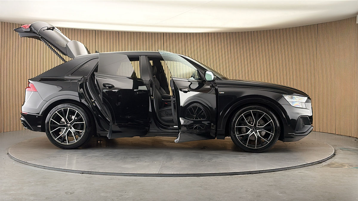 More views of Audi Q8