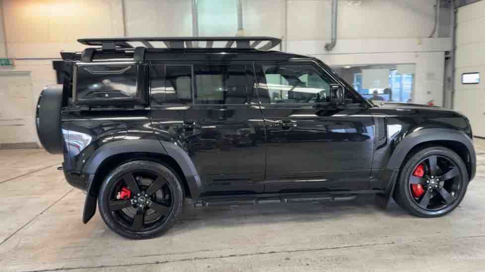 More views of Land Rover Defender 110