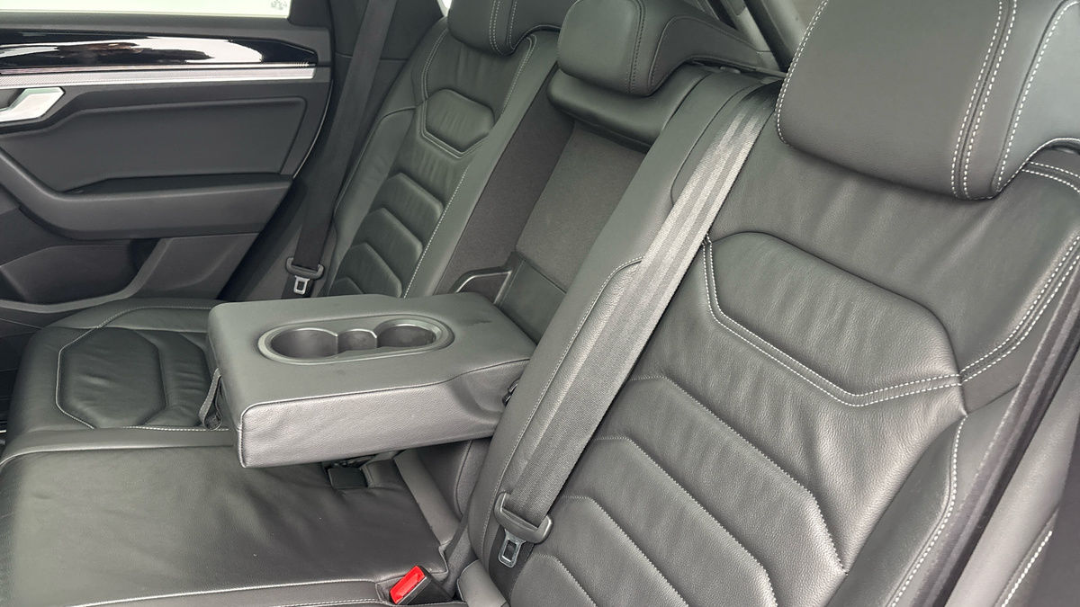 Volkswagen Touareg Image 9