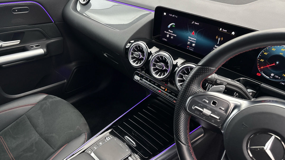 Mercedes-Benz GLA Image 18