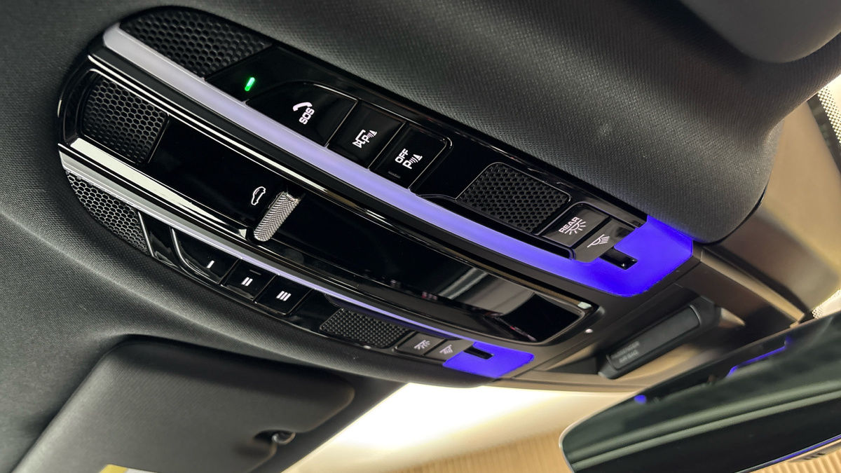 Porsche Cayenne Image 29