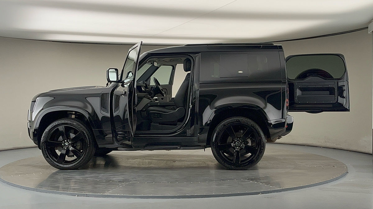 More views of Land Rover Defender 90