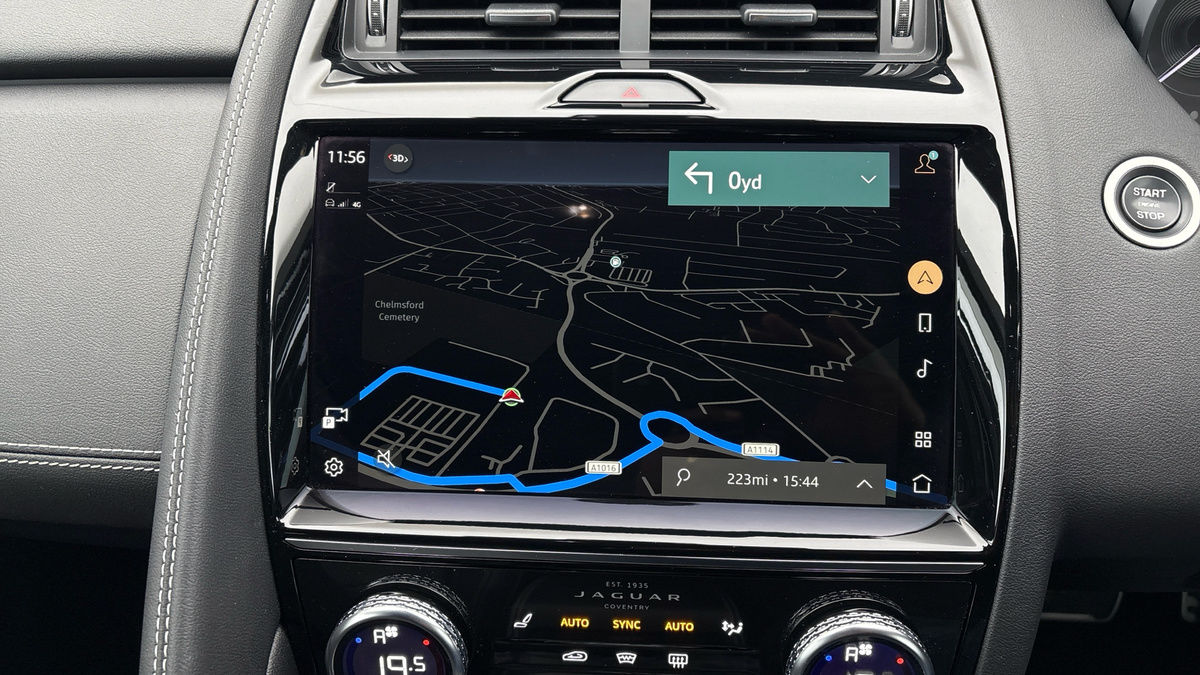 Jaguar E-PACE Image 17