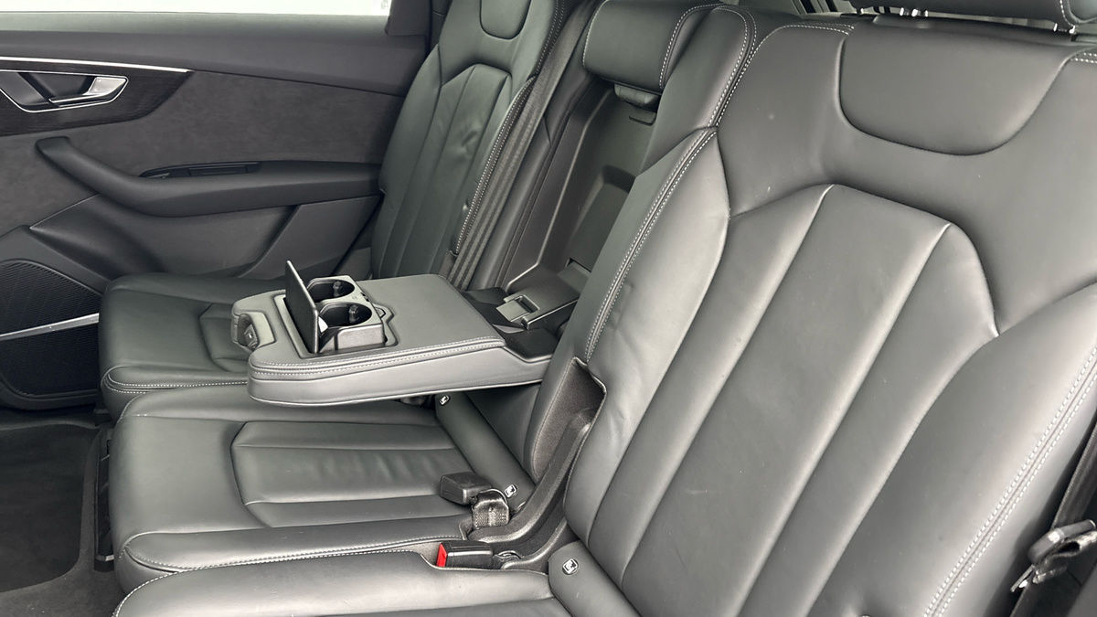 Audi Q7 Image 9