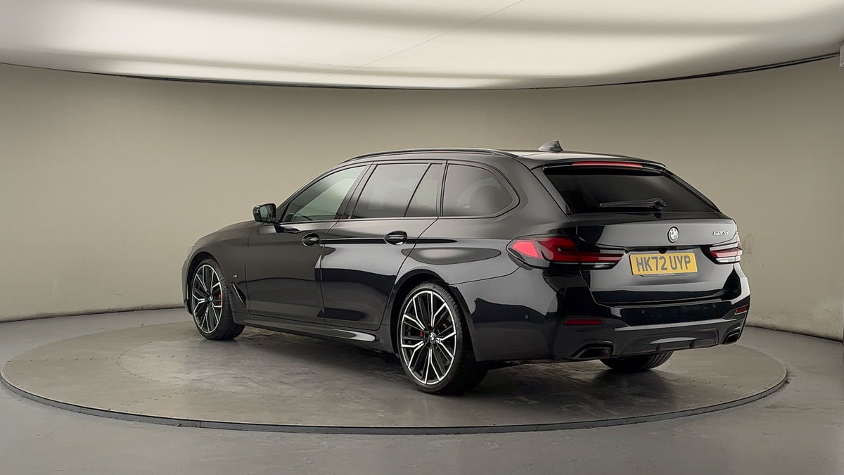 BMW 5 Series Image 2