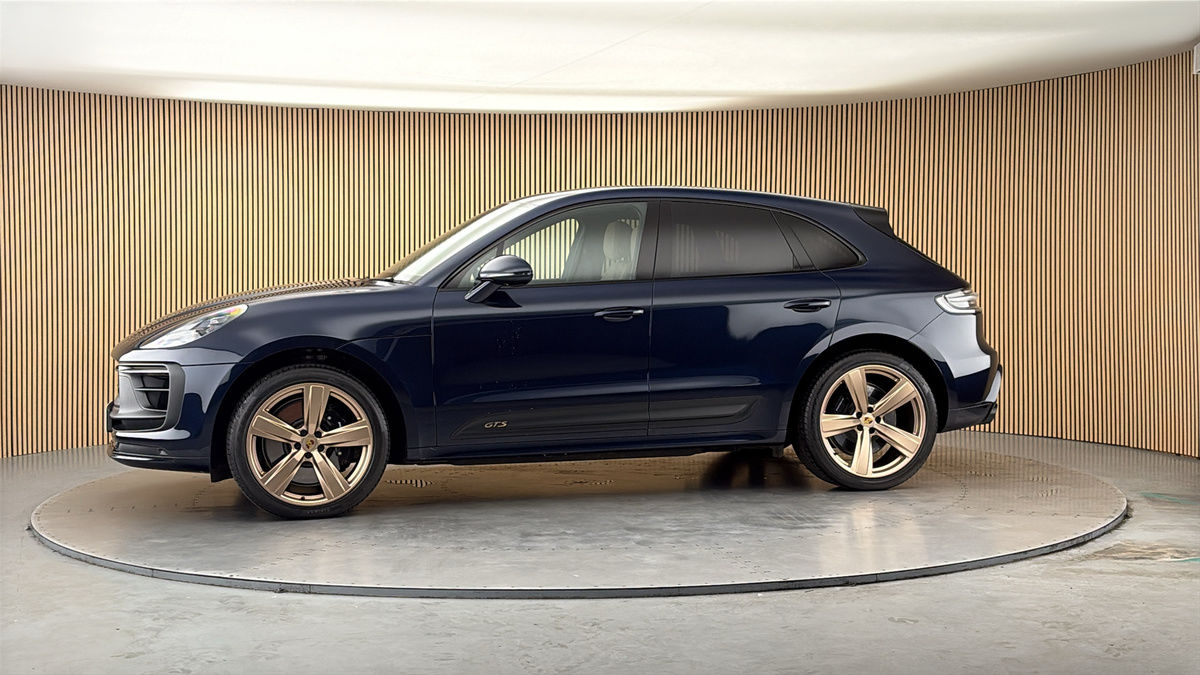 More views of Porsche Macan