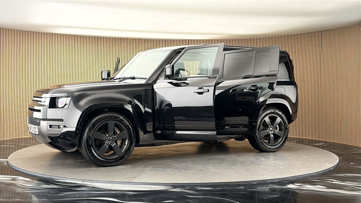 More views of Land Rover Defender 110