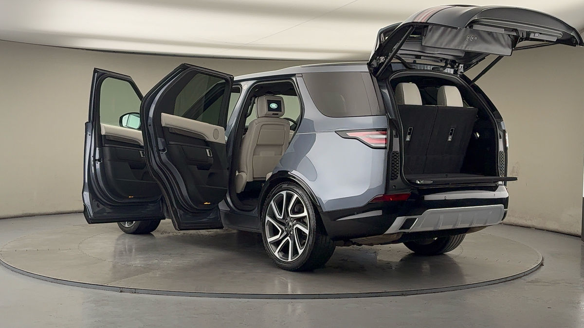 More views of Land Rover Discovery