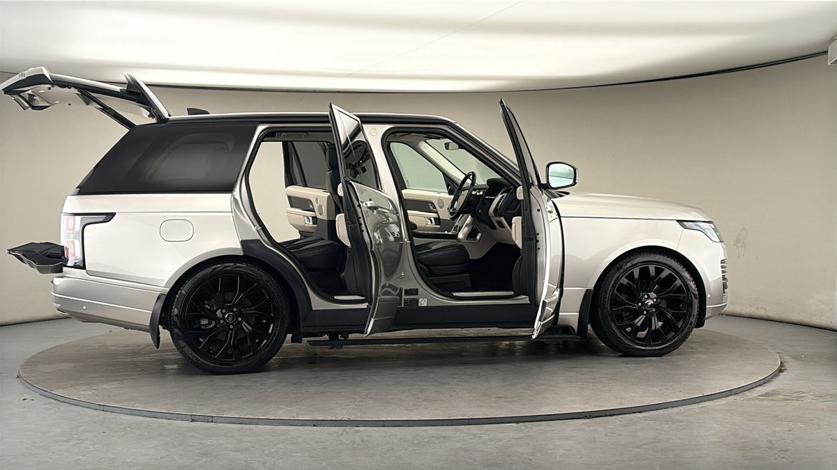 More views of Land Rover Range Rover