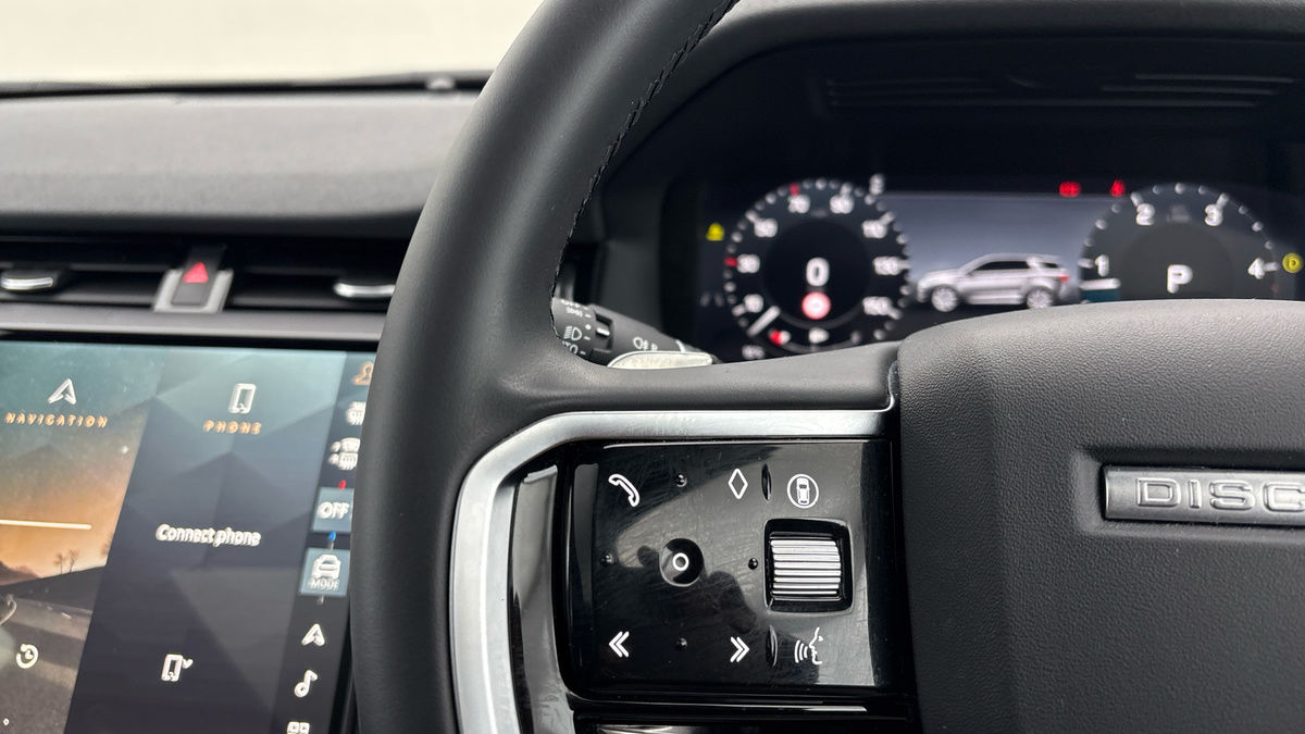 Land Rover Discovery Sport Image 13