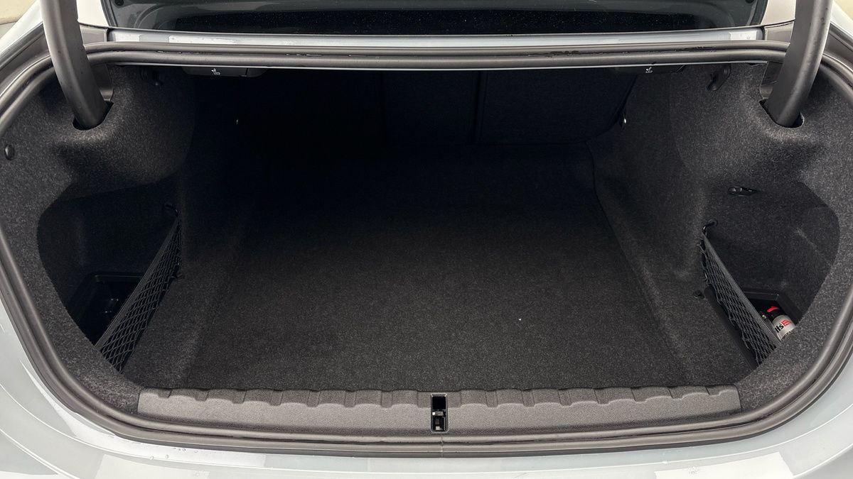 BMW M4 Competition Image 11