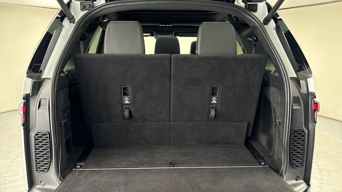 Land Rover Discovery Image 11