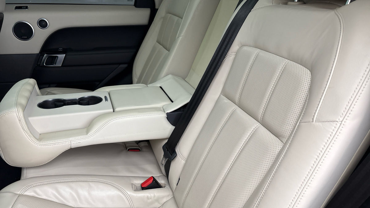 Land Rover Range Rover Sport Image 9