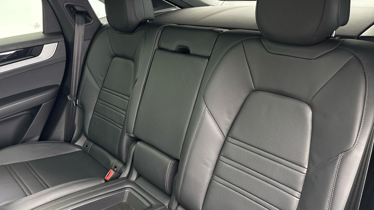 More views of Porsche Cayenne