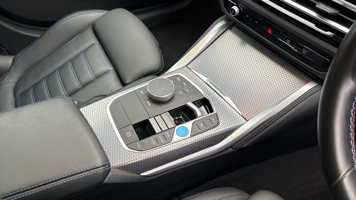 BMW i4 Image 18