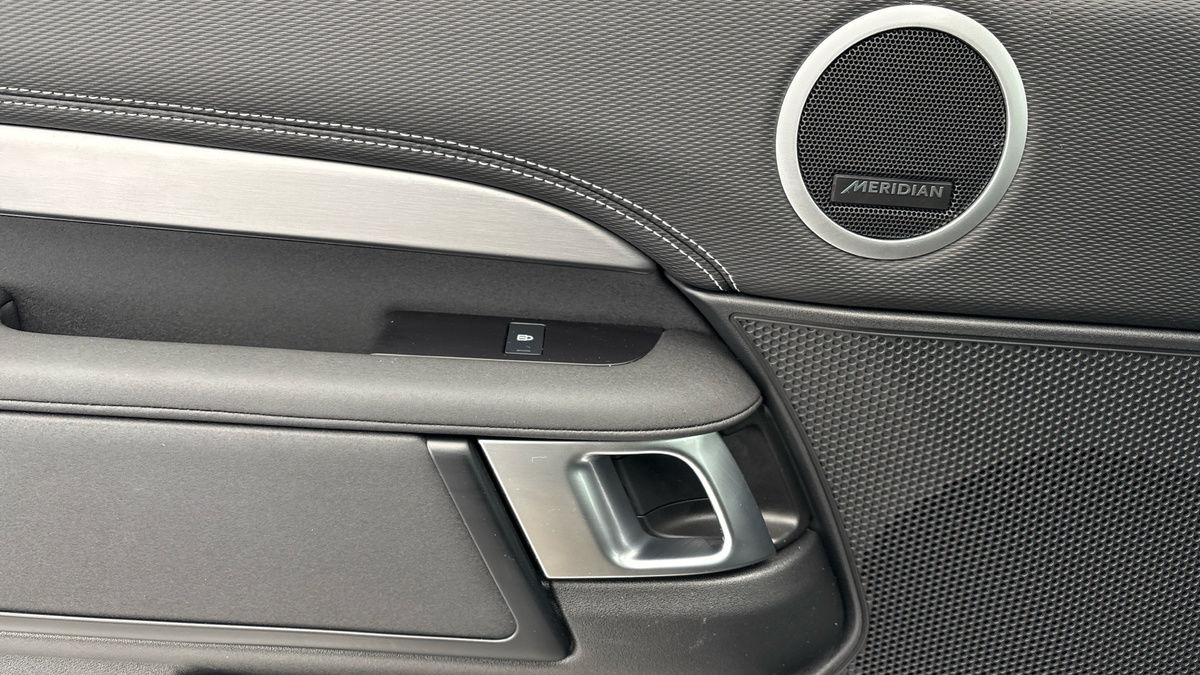 Land Rover Discovery Image 19