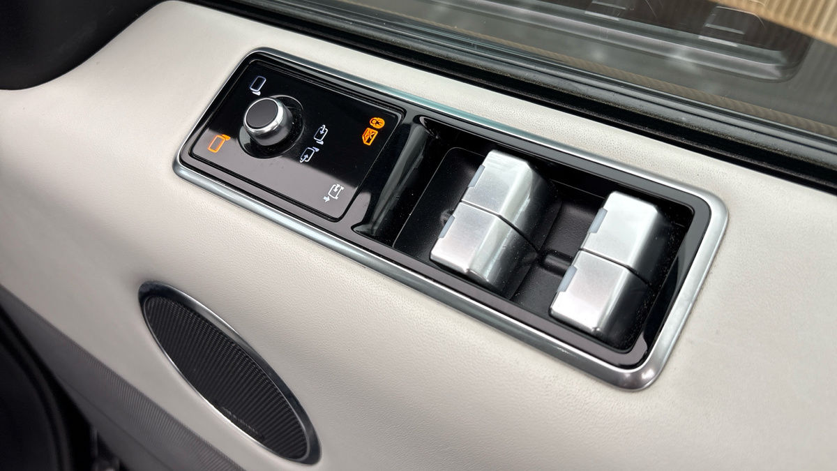 Land Rover Range Rover Sport Image 30