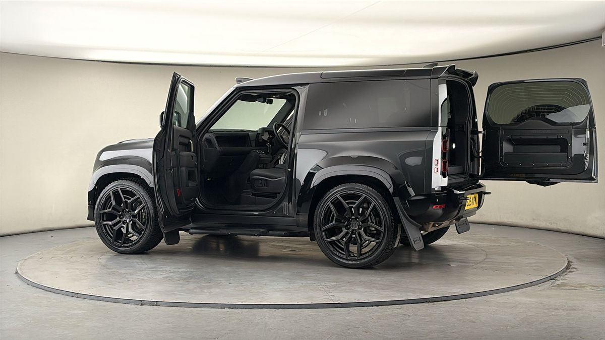 More views of Land Rover Defender 90