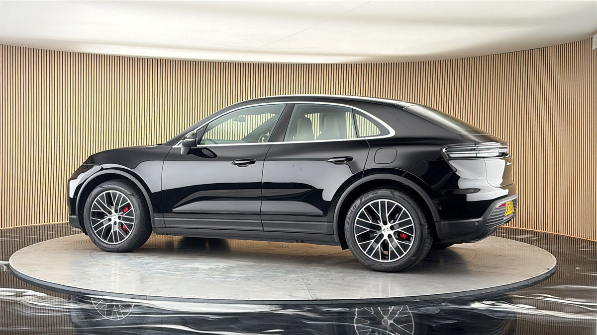 More views of Porsche Macan