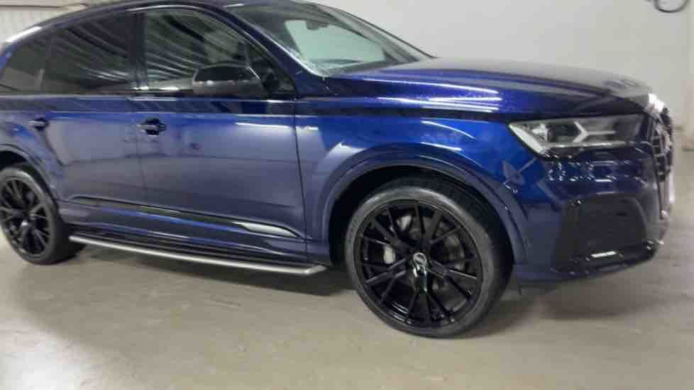 More views of Audi Q7