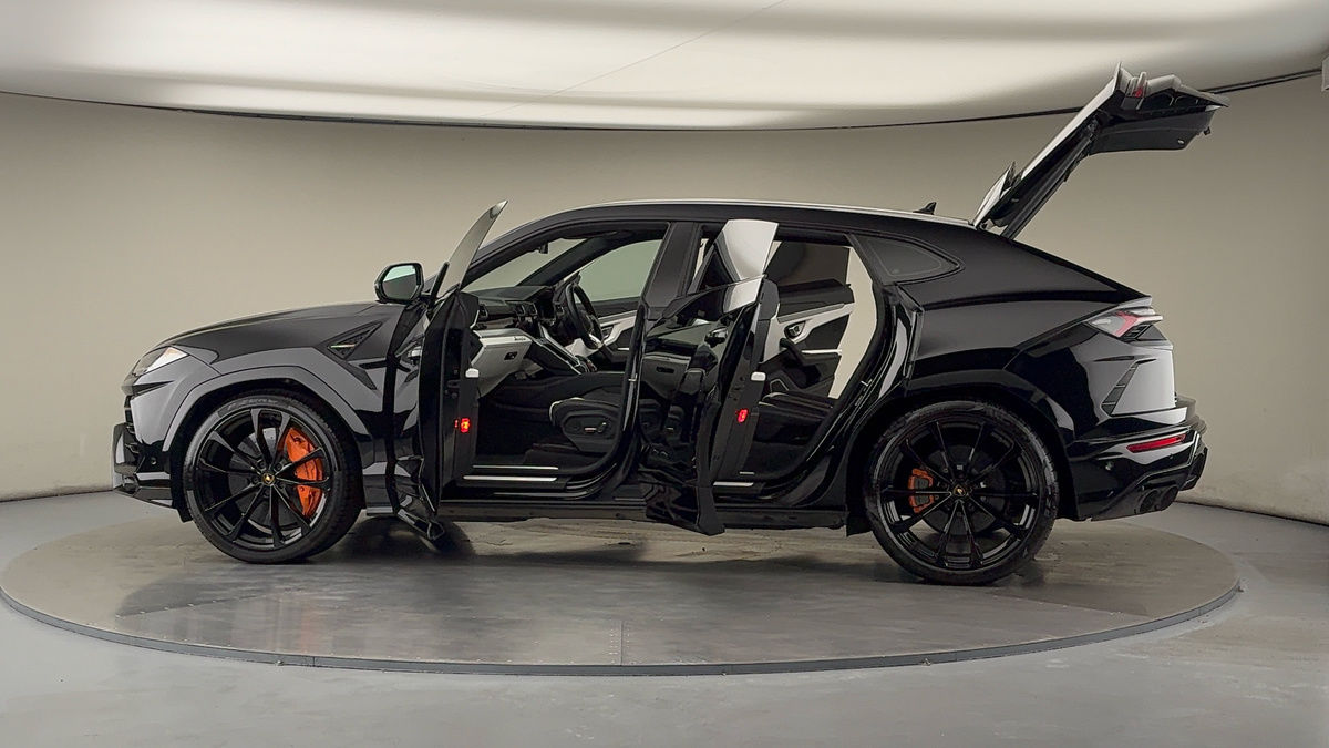 More views of Lamborghini Urus