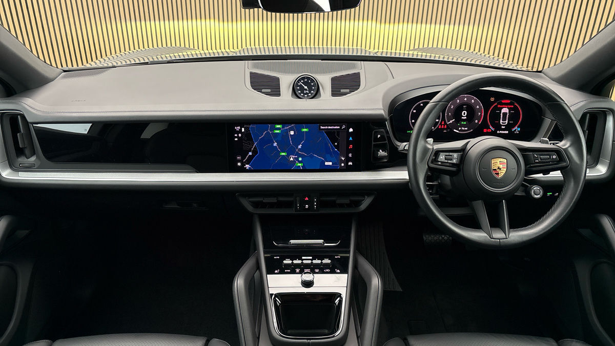 Porsche Cayenne Image 12