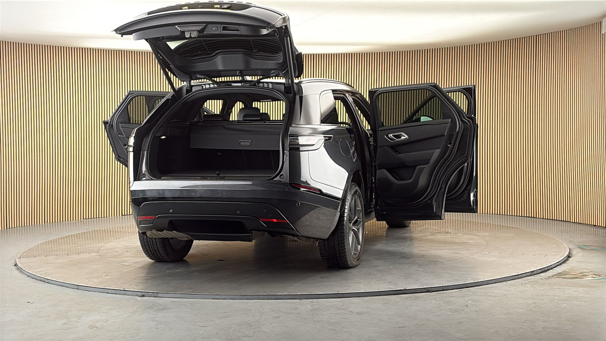 More views of Land Rover Range Rover Velar