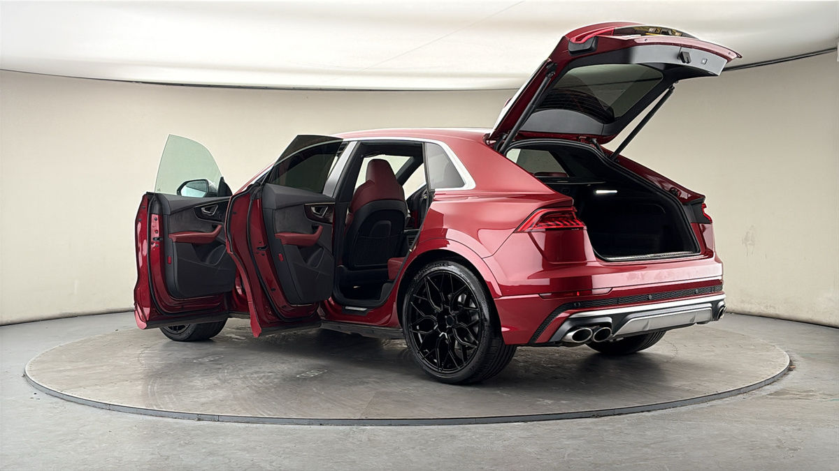 More views of Audi SQ8