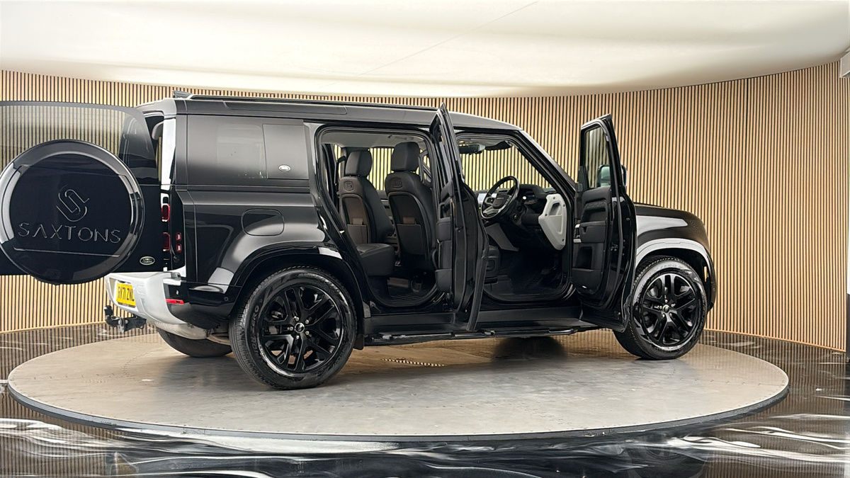 More views of Land Rover Defender 110