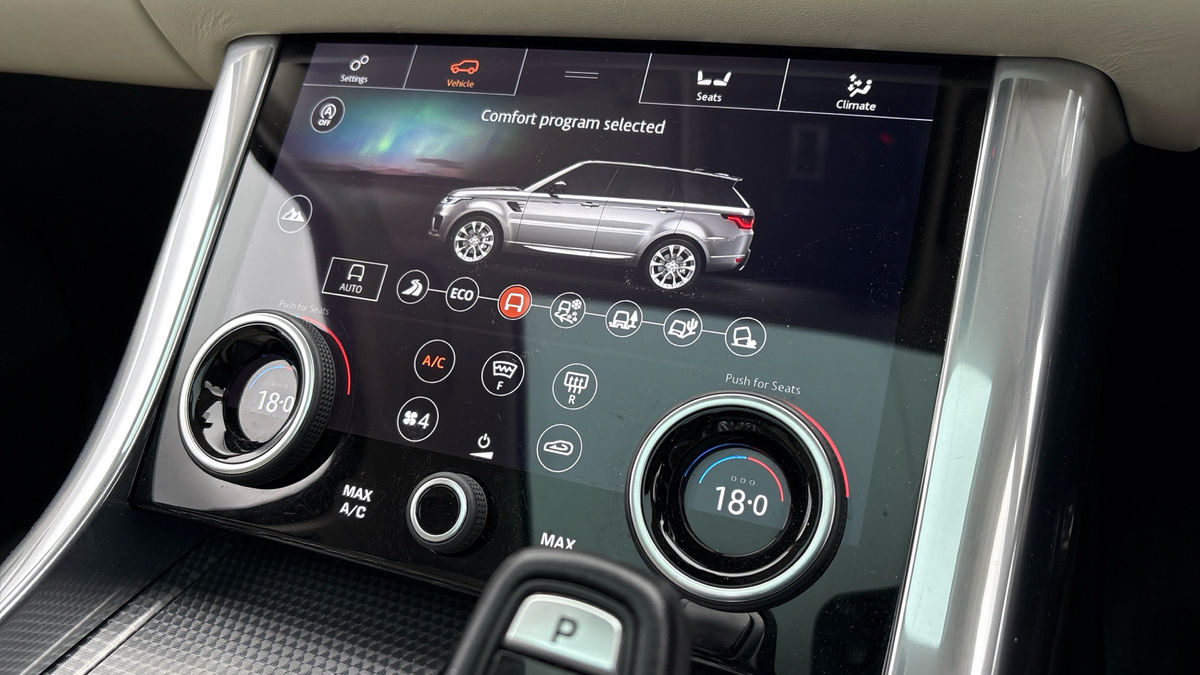 Land Rover Range Rover Sport Image 25