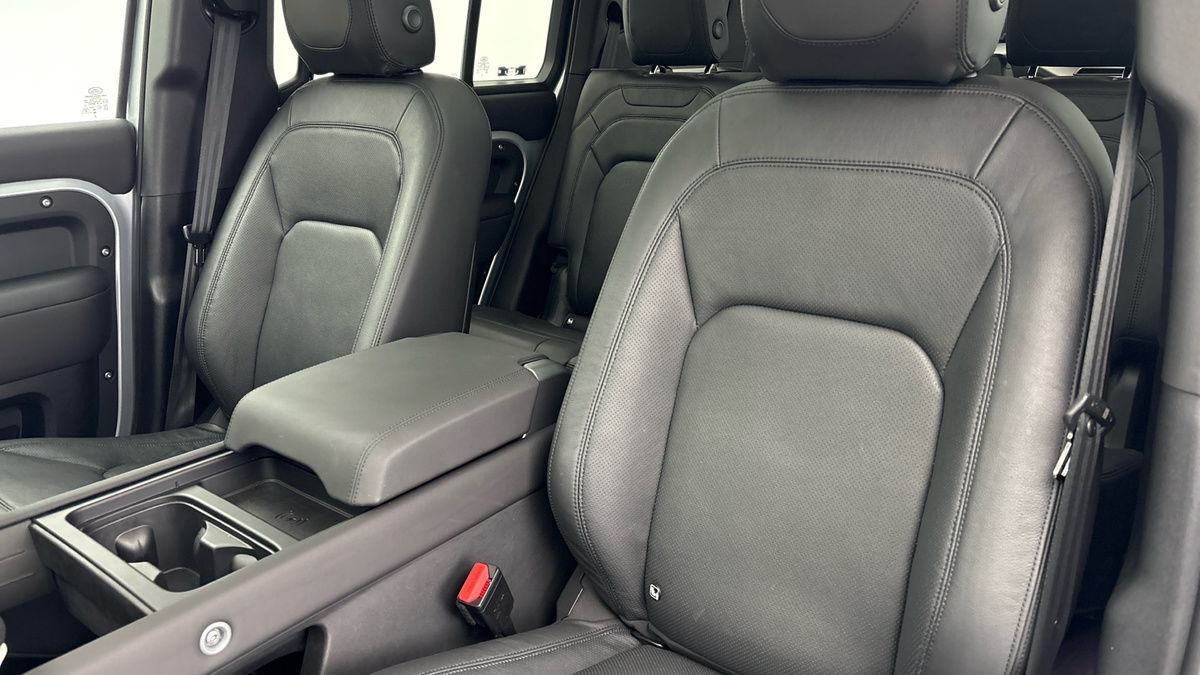 Land Rover Defender 110 Urban Image 7