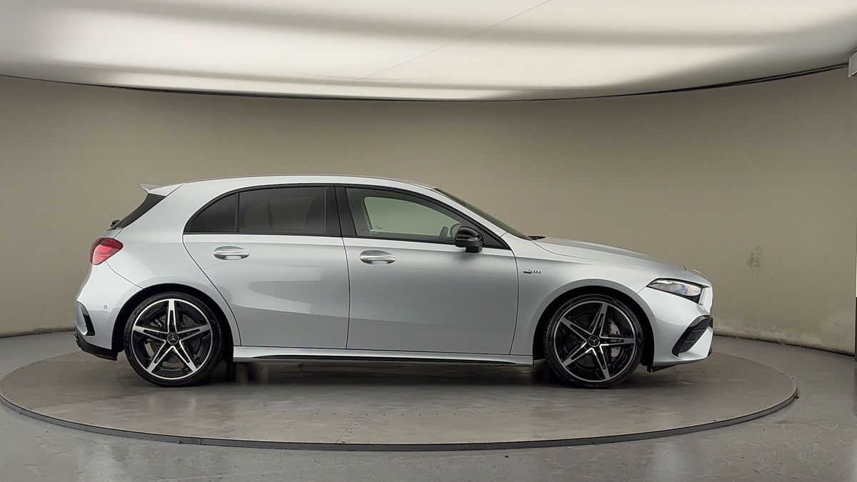 Mercedes-Benz A Class Image 16