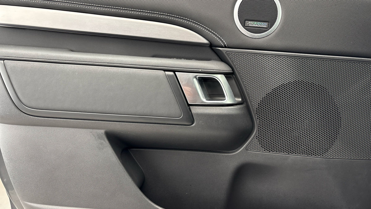 Land Rover Discovery Image 19