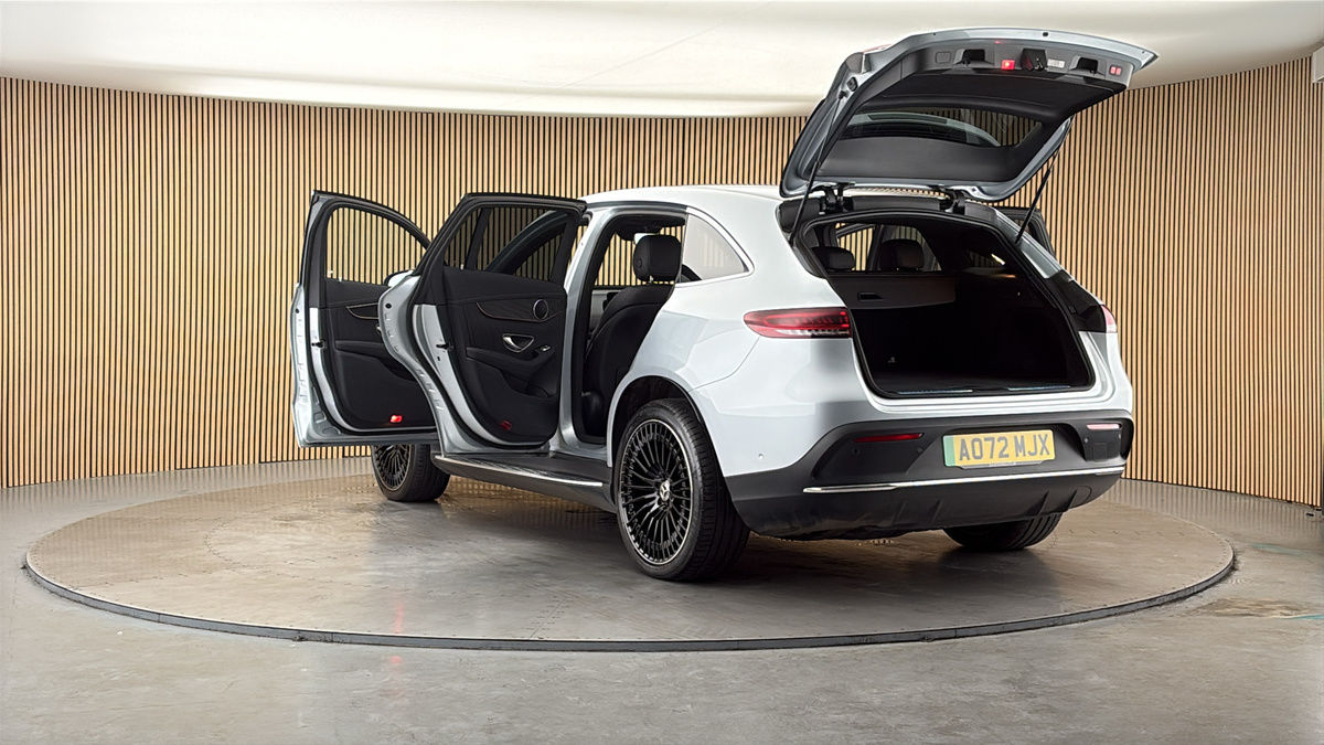 Mercedes-Benz EQC Image 23